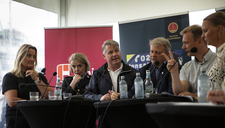 DEBATTPANELET: PF-leder Unn Alma Skatvold, politidirektør Benedicte Bjørnland, leder av justiskomiteen Per-Willy Amundsen (Frp), justiskomite-medlem Ivar B. Prestbakmo (Sp), stortingsrepresentant Bård Ludvig Thorheim (H) og nestleder i justiskomiteen Maria Aasen-Svensrud (Ap) DEBATTPANELET: PF-leder Unn Alma Skatvold, politidirektør Benedicte Bjørnland, leder av justiskomiteen Per-Willy Amundsen (Frp), justiskomite-medlem Ivar B. Prestbakmo (Sp), stortingsrepresentant Bård Ludvig Thorheim (H) og nestleder i justiskomiteen Maria Aasen-Svensrud (Ap)