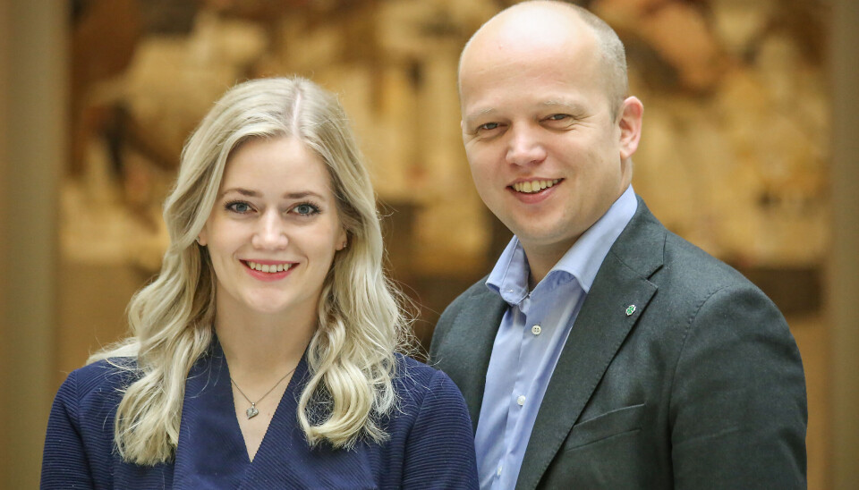 MOT NORMALT: Da justisminister Emilie Enger Mehl (Sp) og finansminister Trygve Slagsvold Vedum (Sp) presenterte nyheten om de ti nye polititjenestestedene, flagget både politimestere og fagforeninger uenighet. Det er uvanlig, skriver de to forfatterne av denne kronikken