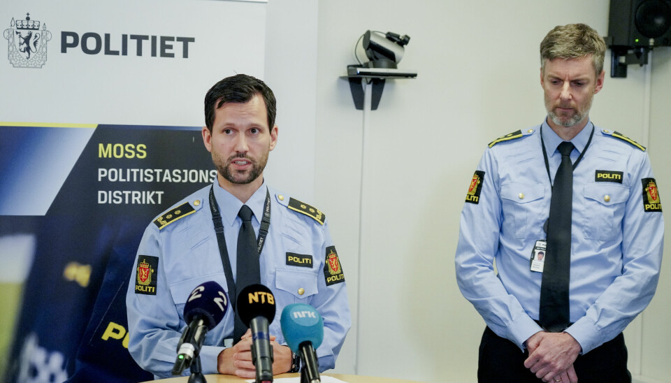 MØTTE PRESSEN: Påtaleansvarlig politiadvokat Christian Jølberg Finnanger og stasjonssjef Henning Dalbye.