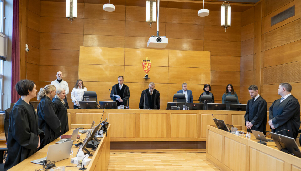 Retten blir satt av rettens administrator Jarle Golten Smørdal før domsavsigelsen i ankesaken i Gulating lagmannsrett mot mannen som var tiltalt for drapet på Birgitte Tengs i 1995.