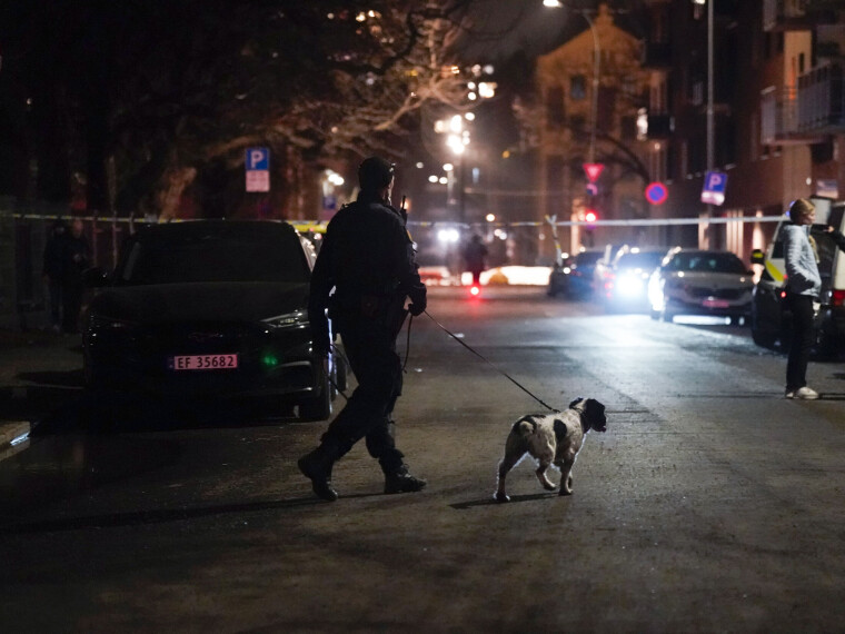 Politiet ved Hersleb skole i Oslo etter en skytehendelse i 2024.