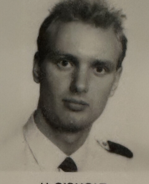 UNG OG LOVENDE: Håkon Gisholt gikk ut av Politihøgskolen i 1989.