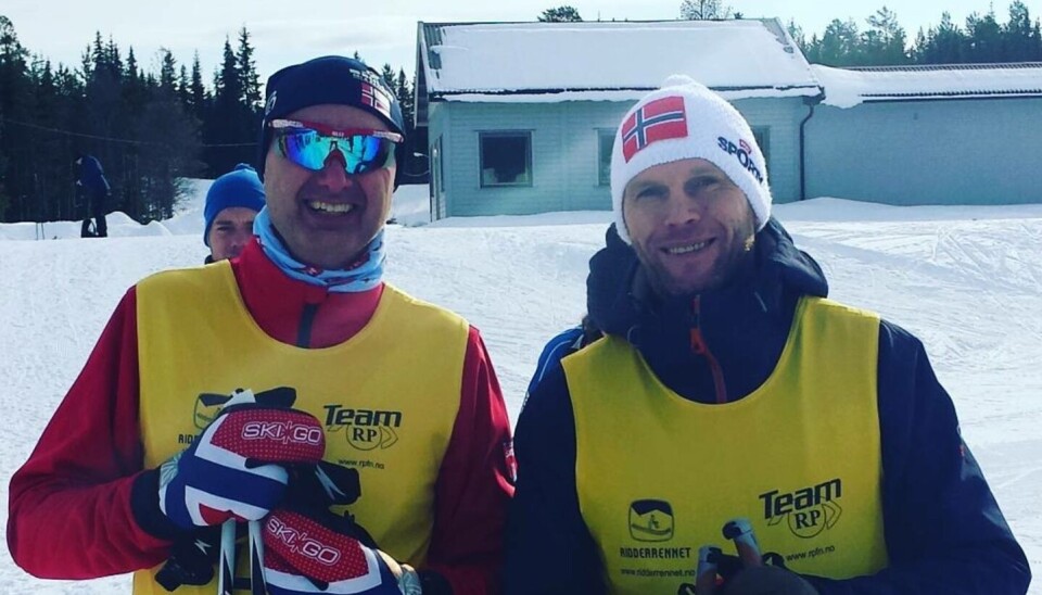 TYKT OG TYNT: Etter ti år på tur sammen har Håkon og Tommy blitt svært nære. Her fra et tidligere skiarrangement.