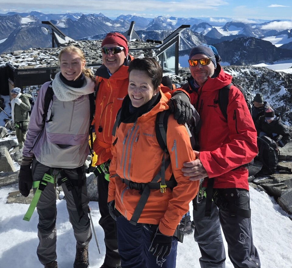 FAMILIE: For Tommy er Håkon familie. Her fra en av turene deres til Galdhøpiggen, med kona til Håkon og Kjersti som jobber i Vinn-Vinn (til venstre).