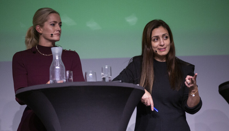 Emilie Enger Mehl (Sp) og Hadia Tajik (Ap) under Politiets Fellesforbunds landsmøte i 2024.