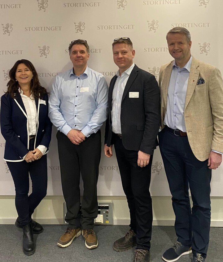 Marianne Børseth Steensby (leder av Politijuristene), Marius Bækkevar (forhandlingssjef PF), Roar Fosse (nestleder PF) og Kjetil Ravlo (leder NPL) på Stortinget.
