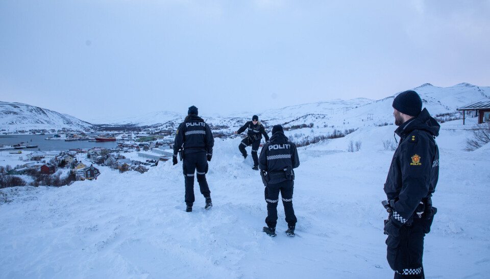 Holte forklarer at det blir stadig færre som søker seg til de mindre stedene i Finnmark.