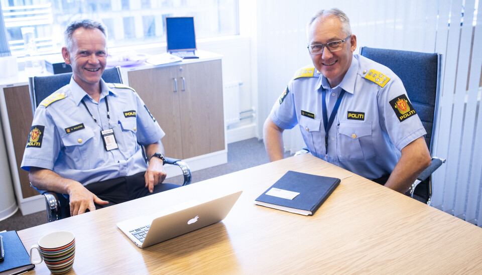 Håkon Skulstad med sin forgjenger i sjefsstolen, Odd Reidar Humlegård.
