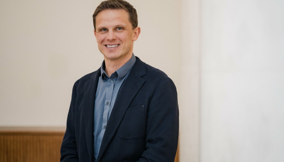 TAR GREP: – Vi ser at tolkningen av pengespilloven har vært for lite nyansert når det gjelder kunstforeningene, sier statssekretær Erlend Kaldestad Hanstveit.