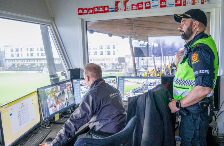 OVERBLIKK: Frode Dahlberg er innsatsleder i KO, mens Morten Hanssen styrer de sivile
vaktene fra Heimdall Guard Service.