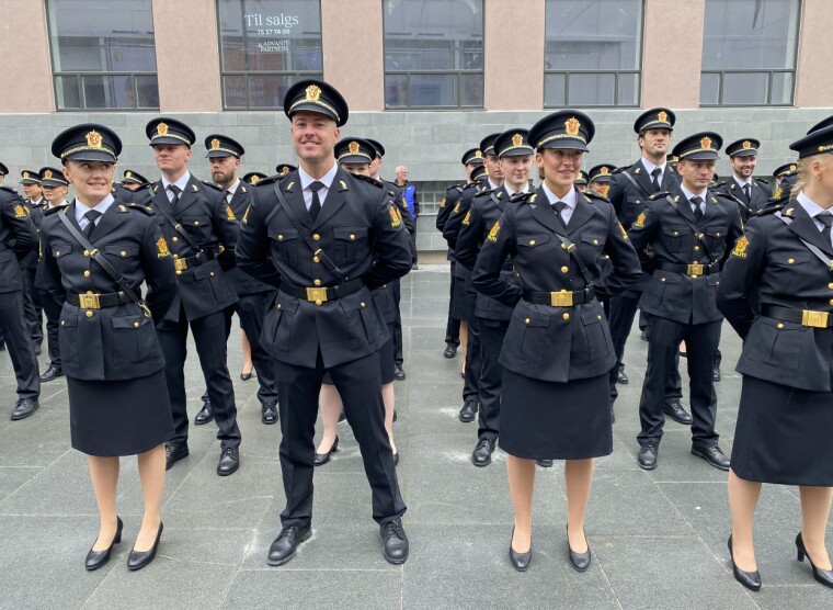 Latter og smil under oppstilling.