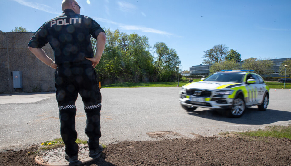 HAUKEØYNE: Instruktørene følger med og er klare til å gripe inn.