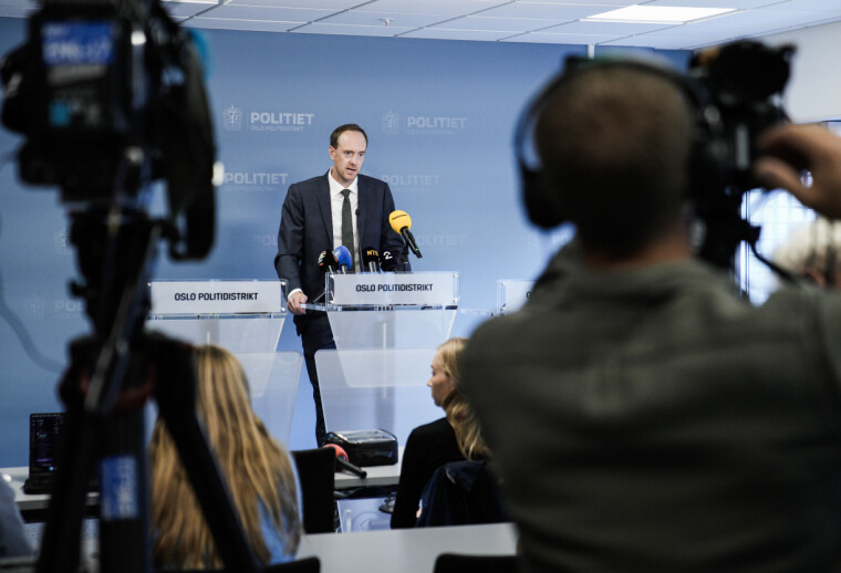 Politiadvokat Philip Green på pressekonferansen om Kampen-drapet.