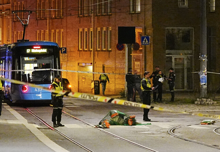 Nødetater i Pilestredet like ved Parkveien i Oslo etter melding om en eksplosjon.