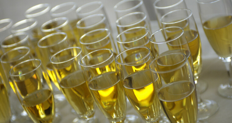 «Vil ikke ha rus i politiet - men hva med julebordet?»