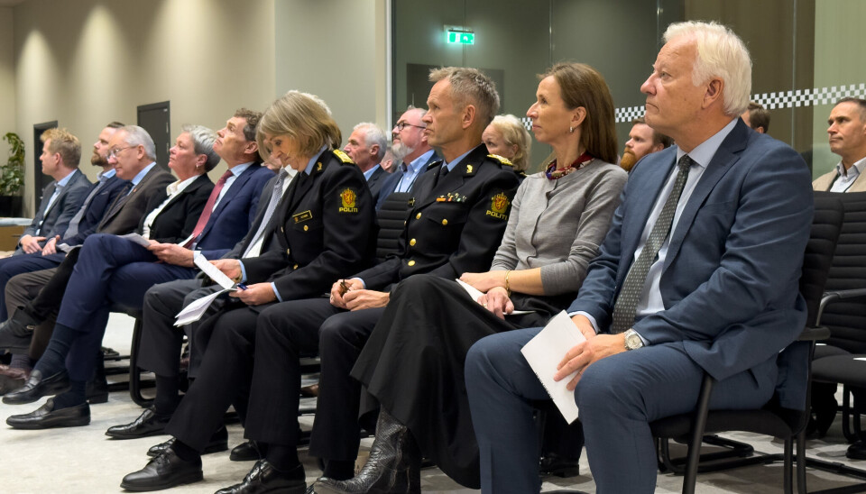 De fire nærmeste fra venstre: Kristin Kvigne, politidirektør Håkon Skulstad, Justisminister Astri Aas-Hansen og riksadvokat Jørn Sigurd Maurud.